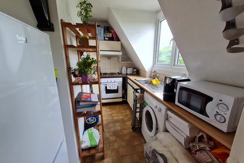 Studio to rent, Abbeyfields Close, Park Royal, London, NW10