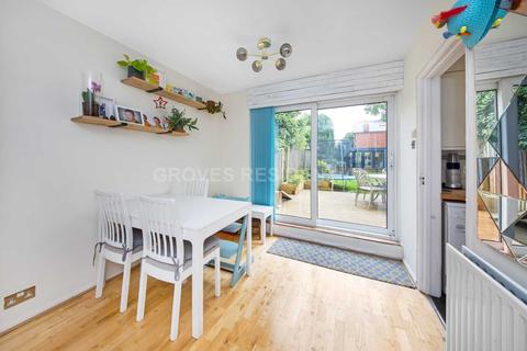 31 Barton Green, New Malden, KT3 3HU