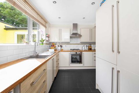31 Barton Green, New Malden, KT3 3HU
