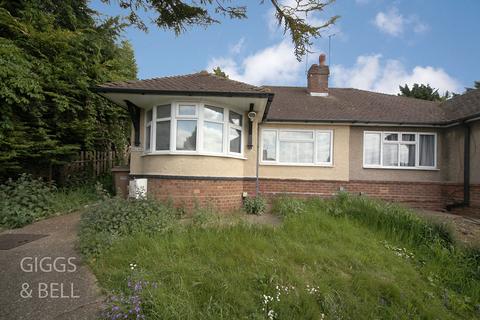 2 bedroom semi-detached bungalow for sale - Talbot Road, Luton, LU2