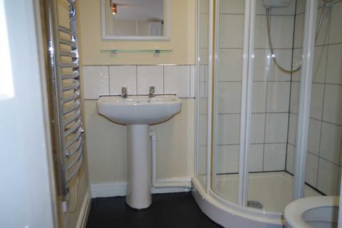 1 bedroom flat to rent, Bury Road Bolton