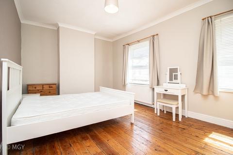 51 Broadway, Cardiff, CF24 1QE