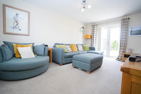 25 Taylor Crescent, Westward Ho, Bideford, EX39 3FA