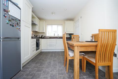 25 Taylor Crescent, Westward Ho, Bideford, EX39 3FA