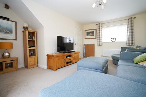 25 Taylor Crescent, Westward Ho, Bideford, EX39 3FA
