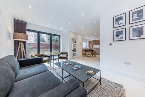 4 bedroom mews to rent, Pattison Road, Hampstead Borders, London