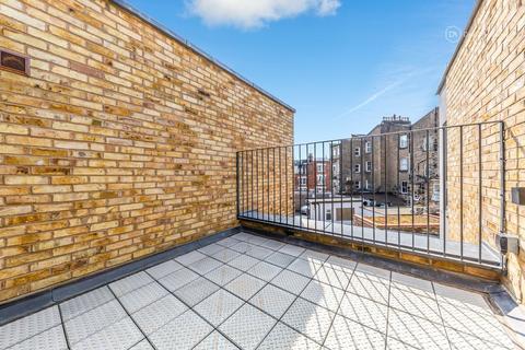 4 bedroom mews to rent, Pattison Road, Hampstead Borders, London