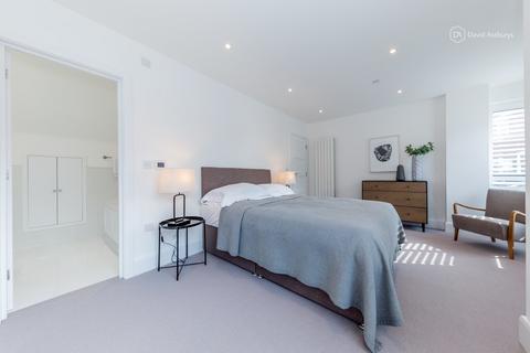 4 bedroom mews to rent, Pattison Road, Hampstead Borders, London