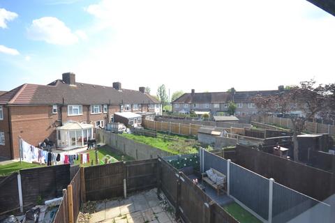 2 bedroom terraced house to rent, Page Close, Dagenham