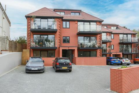 2 bedroom flat for sale, Goldstone Crescent, Hove, BN3