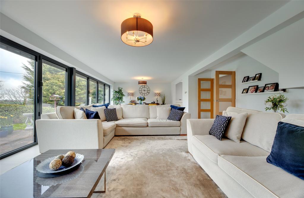 Fellside Road, Whickham, NE16 3 bed detached house £650,000