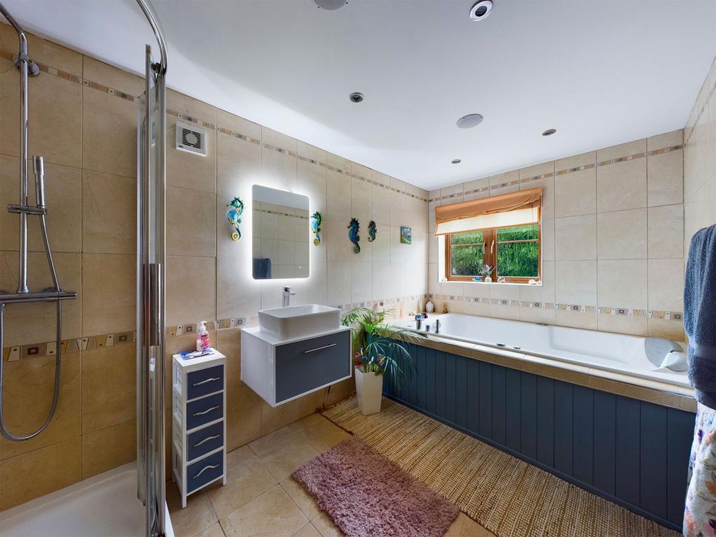 Ensuite