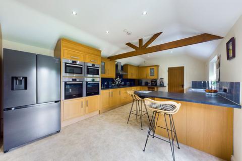 6 bedroom barn conversion for sale - Banbury Road, Ladbroke, Southam CV47 2BY