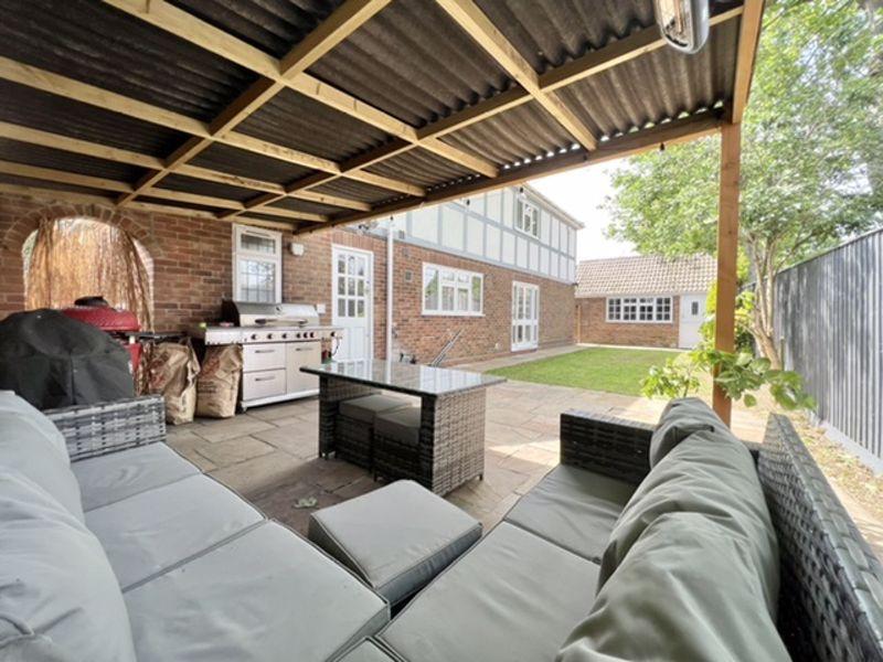 Seating area to...