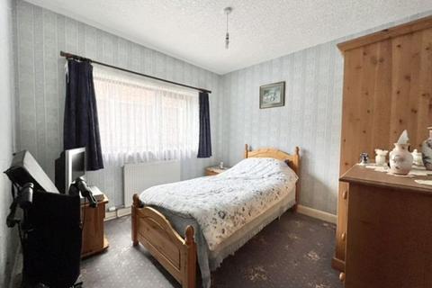 15 Cotswold Drive, Waltham, Grimsby, DN37 0EA