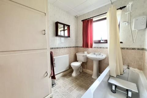 15 Cotswold Drive, Waltham, Grimsby, DN37 0EA