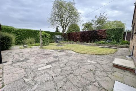 15 Cotswold Drive, Waltham, Grimsby, DN37 0EA