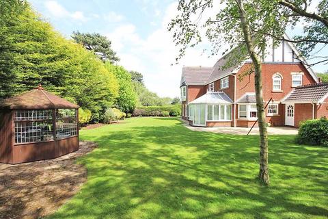 31b Humberston Avenue, Humberston, Grimsby, DN36 4SW