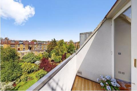 2 bedroom flat for sale, Canfield Gardens, London