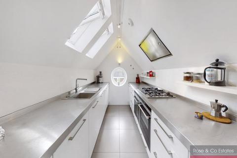 2 bedroom flat for sale, Canfield Gardens, London
