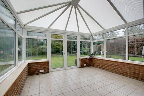 17 Scott Close, Farnham Common, Slough, SL2 3HT