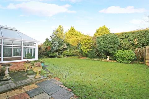 17 Scott Close, Farnham Common, Slough, SL2 3HT