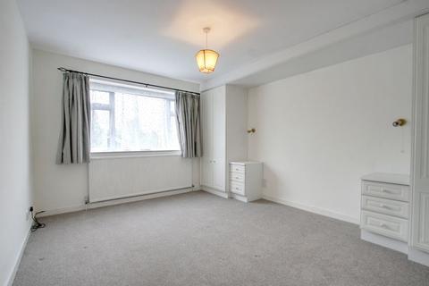 17 Scott Close, Farnham Common, Slough, SL2 3HT