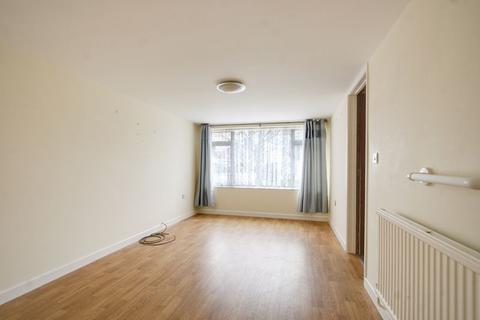 17 Scott Close, Farnham Common, Slough, SL2 3HT