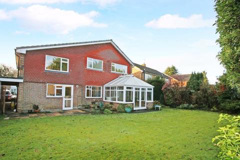 17 Scott Close, Farnham Common, Slough, SL2 3HT