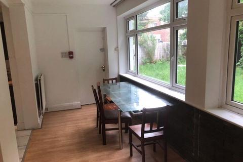 60 The Vale, London, NW11 8SJ
