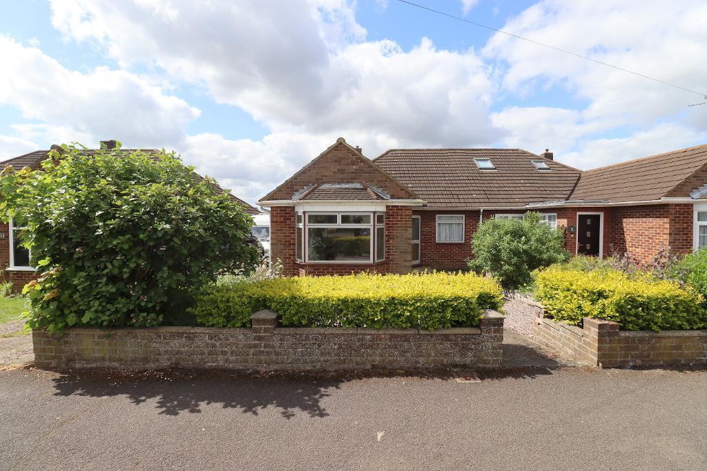 Cranbrook Drive, Sundon Park, Luton, Bedfordshire, LU3 3EN 3 bed