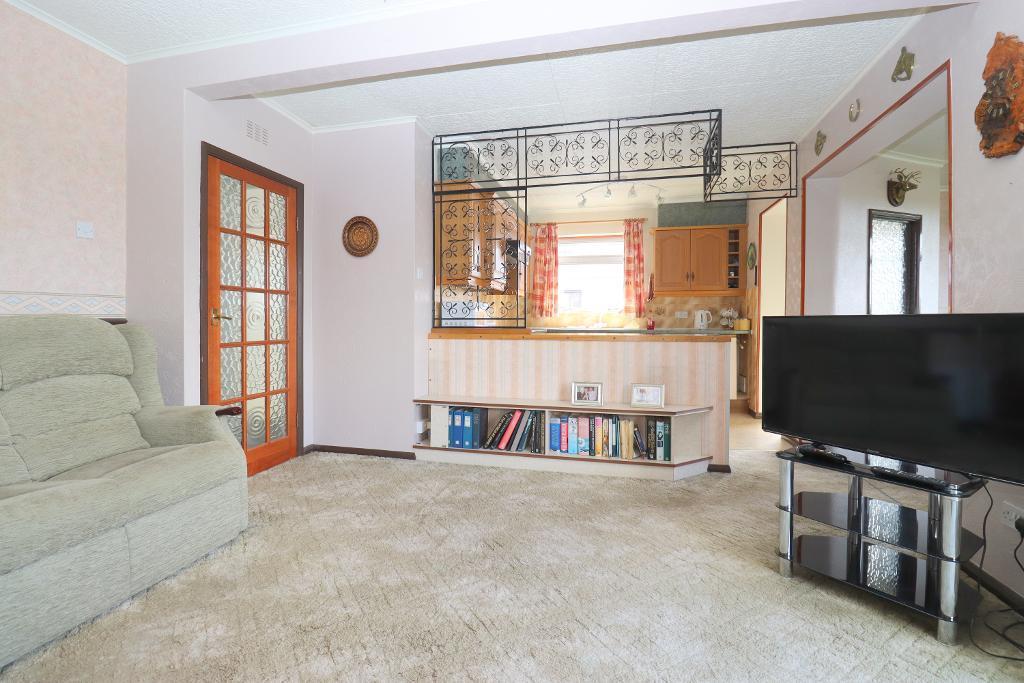 Cranbrook Drive, Sundon Park, Luton, Bedfordshire, LU3 3EN 3 bed
