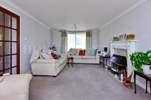 4 bedroom semi-detached house for sale, Tempest Avenue, Potters Bar, EN6