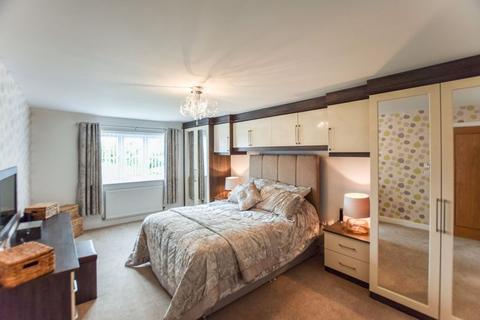 5 bedroom detached house for sale - Black Horse Lane, Widnes