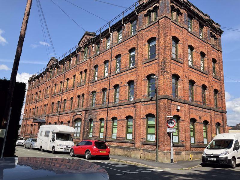 Queen Street, Leek 2 bed apartment £600 pcm (£138 pw)