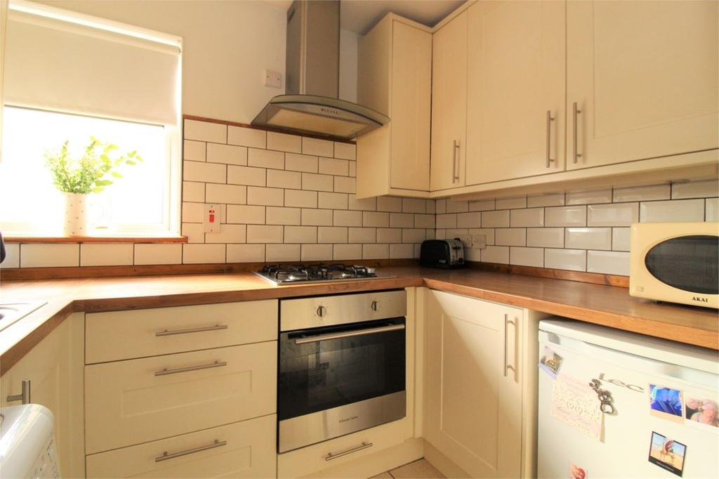Barley Close, HERNE BAY, CT6 2 bed semidetached bungalow £280,000