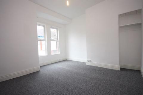 2 bedroom terraced house to rent, Sidmouth Street, Hull, HU5