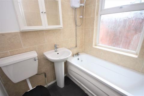 2 bedroom terraced house to rent, Sidmouth Street, Hull, HU5