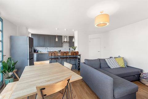 2 bedroom apartment for sale - Queenstown Road, London, SW8