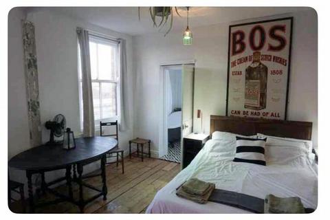 undefined, Flat 8, 26-28 Aberdeen Walk