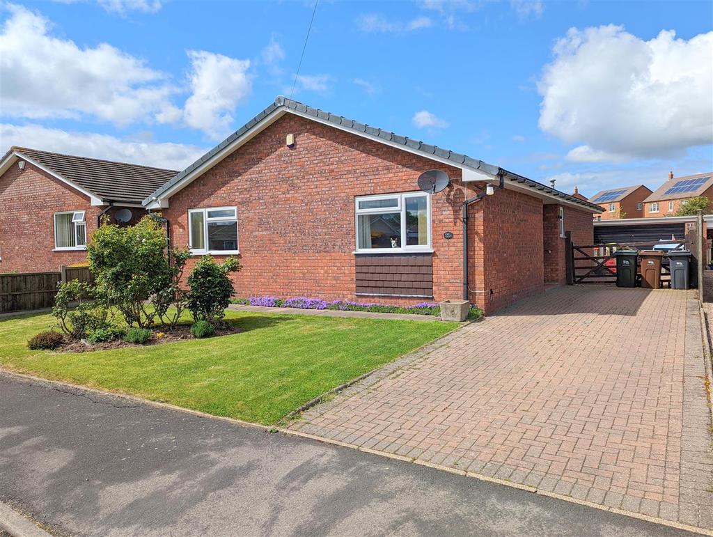 Hillview Gardens, Upton upon Severn 3 bed detached bungalow £375,000