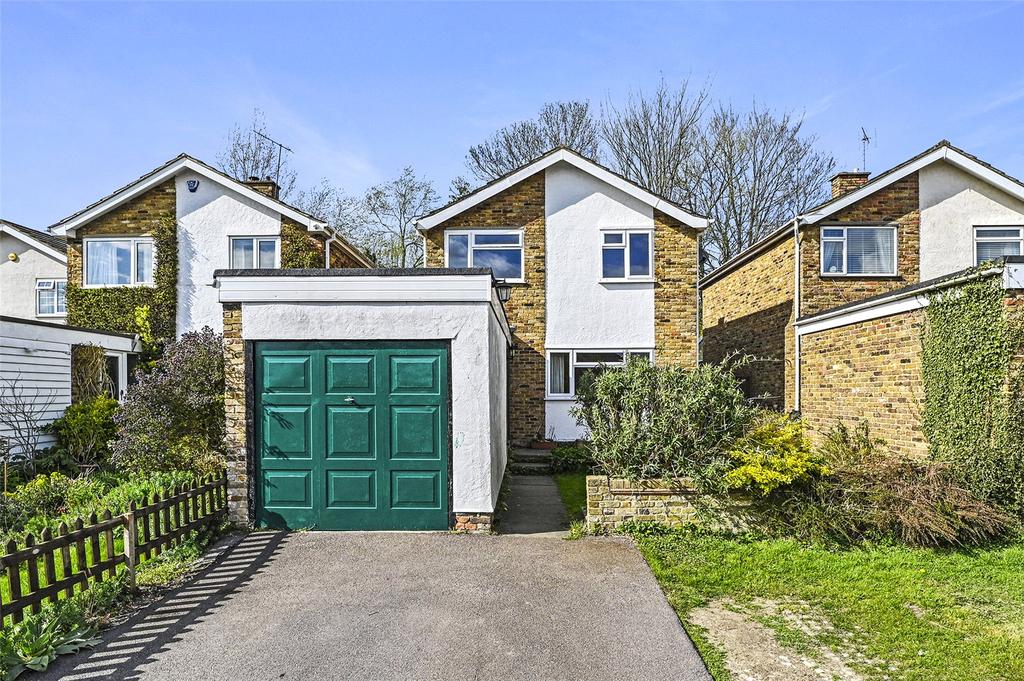 Vernon Close, Henham, Bishop's Stortford, Hertfordshire, CM22 3 bed ...