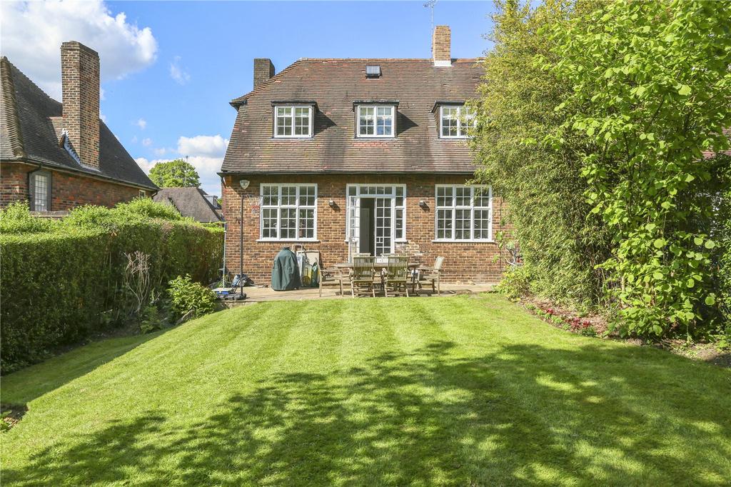 Brim Hill, Hampstead Garden Suburb, London, N2 4 bed detached house £4,767 pcm (£1,100 pw)