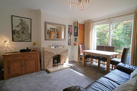 3 bedroom semi-detached house for sale - Woodberry Way, London