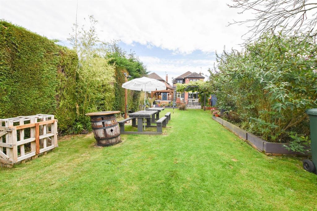 Ashley Road, Keyworth, Nottingham 3 bed detached house £425,000