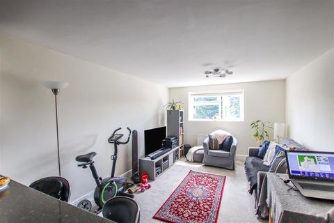 2 bedroom penthouse for sale - Portsmouth Road, Woolston
