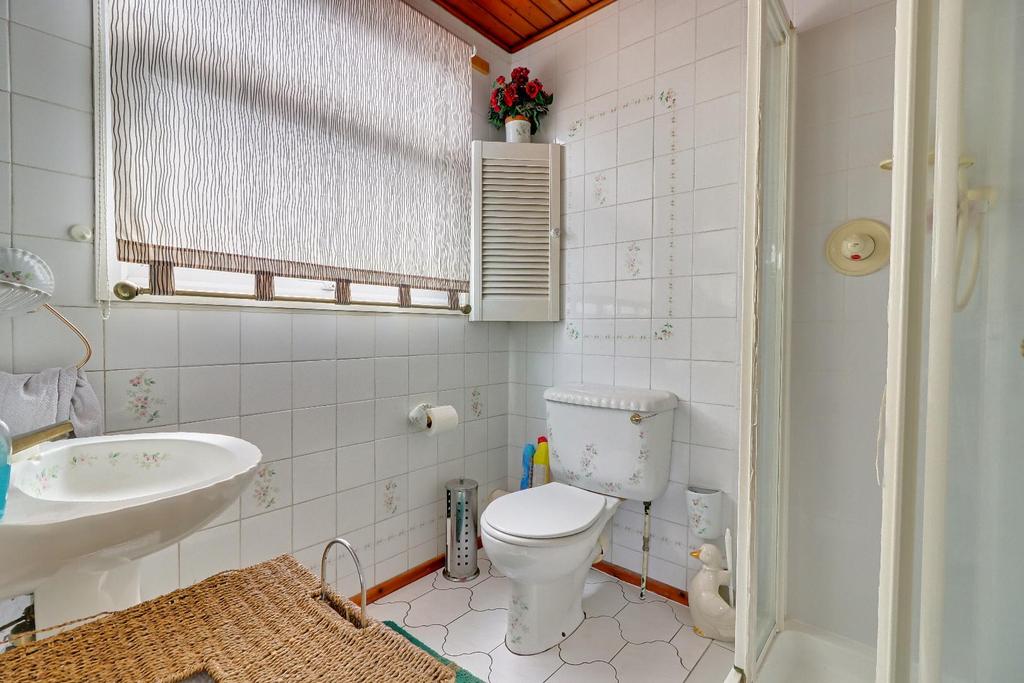 Ensuite shower room