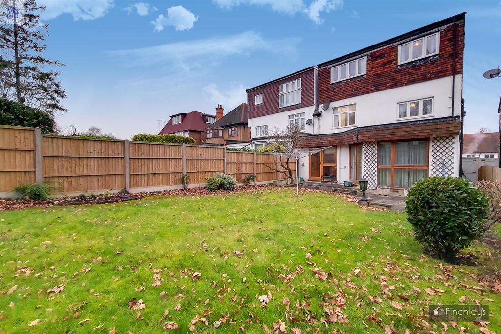 Lyndhurst Gardens, London, N3 1TB 5 bed semidetached house £1,200,000