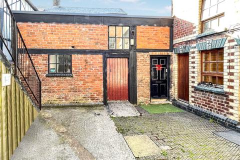 Property to rent - The Stables, Off Long Bridge Street, Llanidloes, Powys, SY18