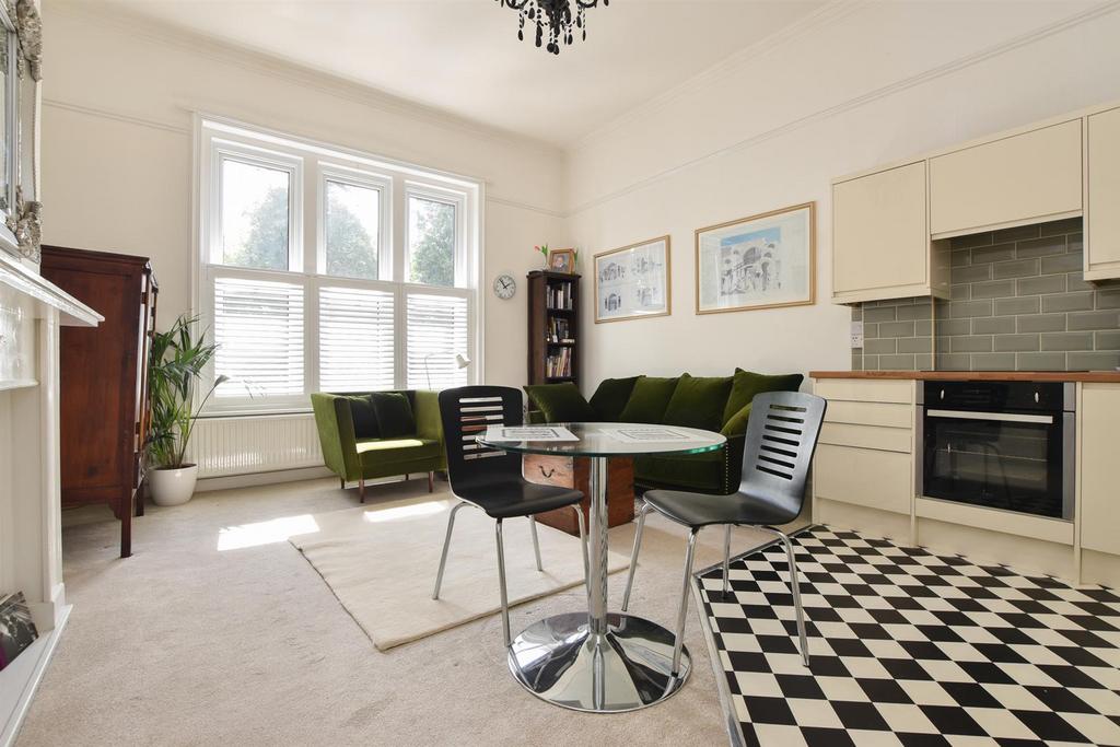 Chowns Hill, Hastings 2 bed flat for sale £225,000